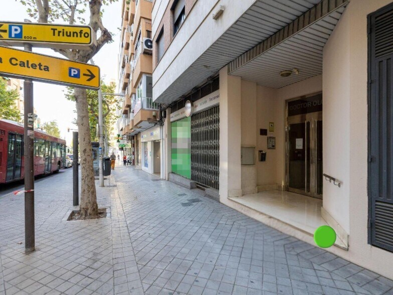 Avenida Doctor Olóriz, 5, Granada, Granada for sale - Primary Photo - Image 1 of 34