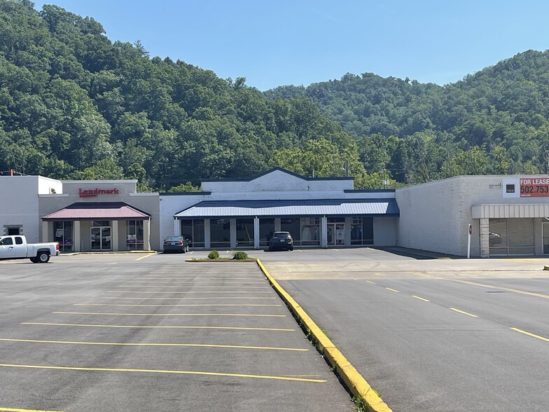 344 N Mayo Trl, Paintsville, KY for lease - Building Photo - Image 3 of 6