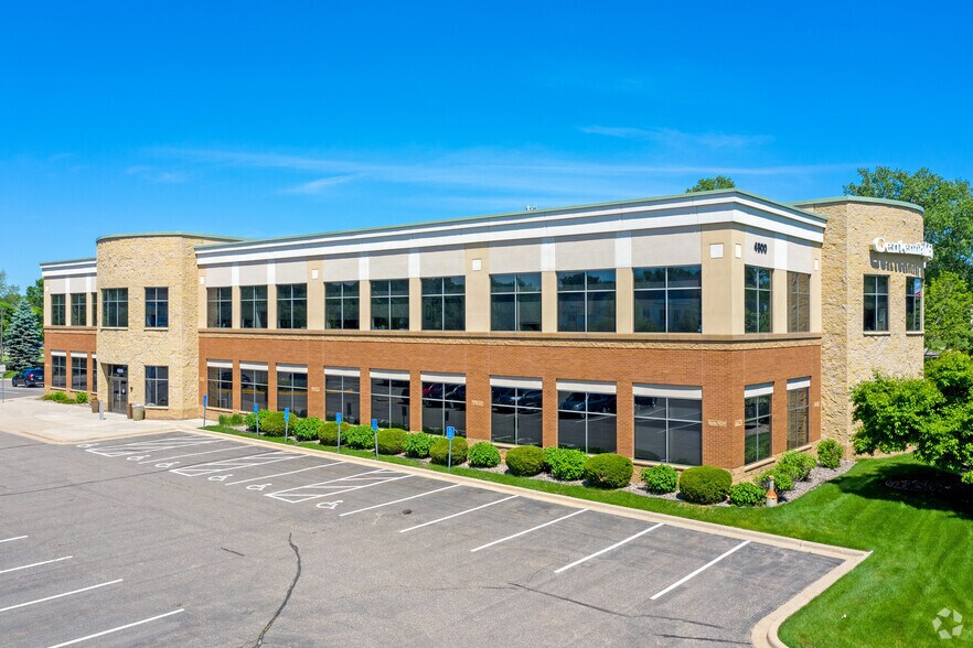 4800 Olson Memorial Hwy, Golden Valley, MN à louer - Photo principale - Image 1 de 36