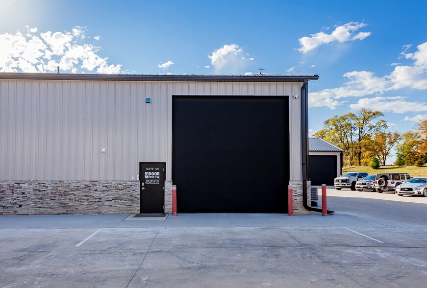 7640 SW 22nd St, Des Moines, IA à vendre - Photo du bâtiment - Image 3 de 12