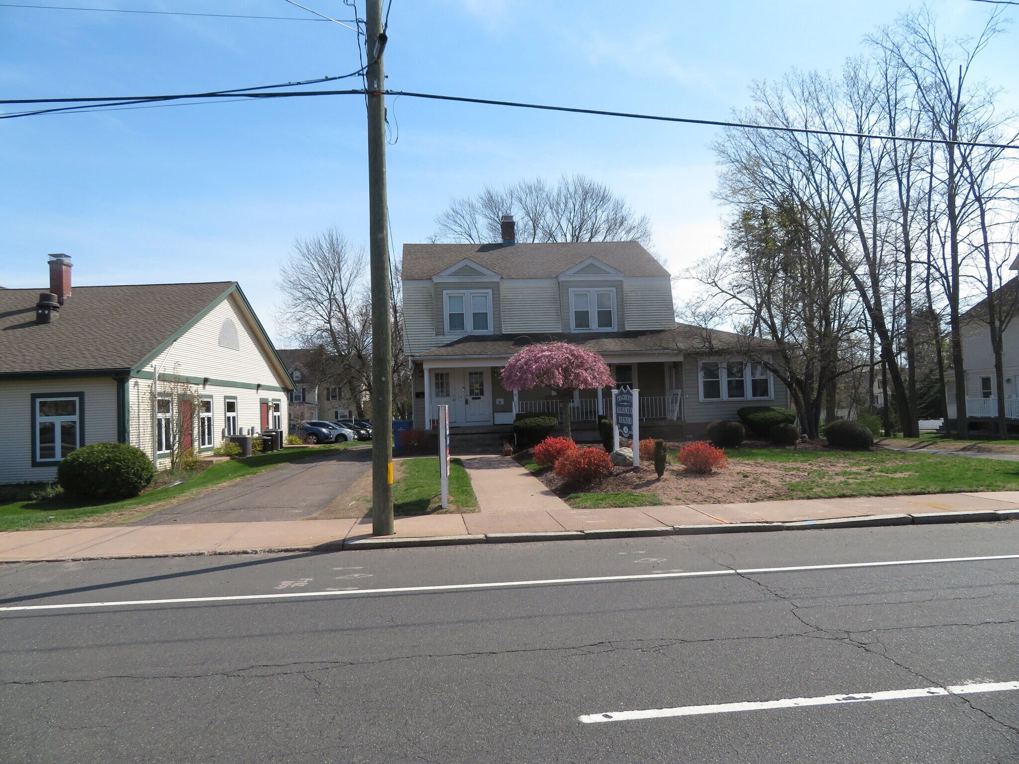 186-188 E Center St, Manchester, CT à vendre Photo principale- Image 1 de 10