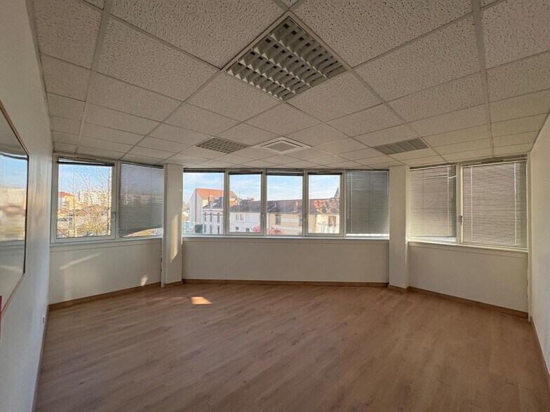 Office in Chalon-sur-Saône for sale - Interior Photo - Image 3 of 9