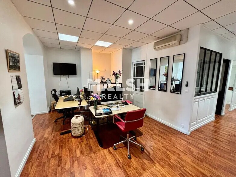 Office in Lyon for lease - Interior Photo - Image 2 of 10