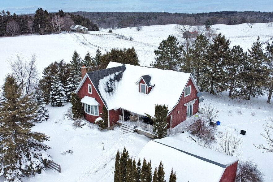 2089 Brock Rd, Uxbridge, ON for sale - Primary Photo - Image 1 of 1