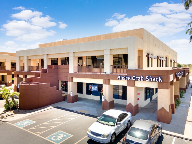 Plaza 32 portfolio of 8 properties for sale on LoopNet.ca - Primary Photo - Image 3 of 8