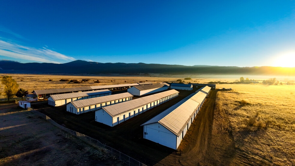 Northwest Self Storage Portfolio portefeuille de 2 propriétés à vendre sur LoopNet.ca - Photo du bâtiment - Image 2 de 4