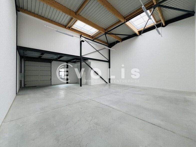 Local d'activités dans Lieusaint à vendre - Photo intérieure - Image 2 de 6