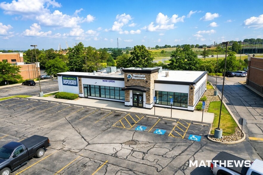 9601 Vista Way, Garfield Heights, OH à vendre - Photo du bâtiment - Image 2 de 3