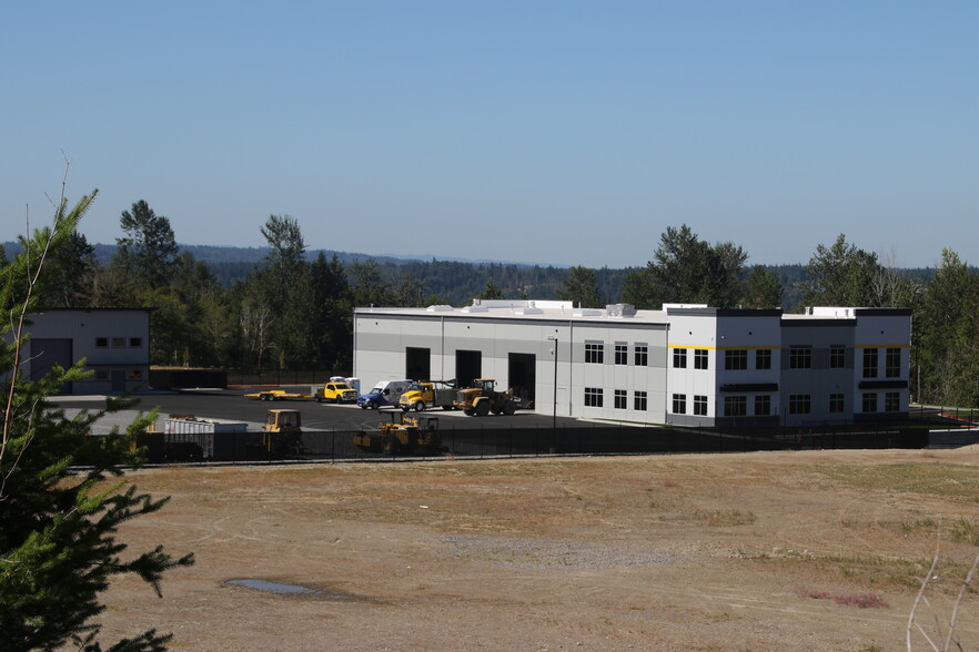 Tehaleh portefeuille de 2 propriétés à vendre sur LoopNet.ca - Photo du bâtiment - Image 2 de 12