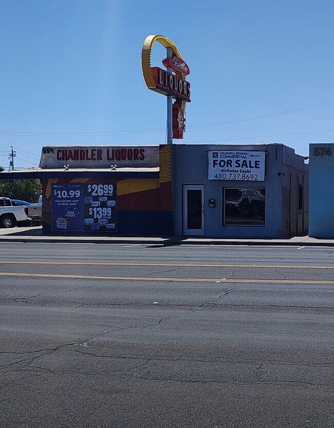 Plus de détails pour 556 N Arizona Ave, Chandler, AZ - Commerce de détail à vendre