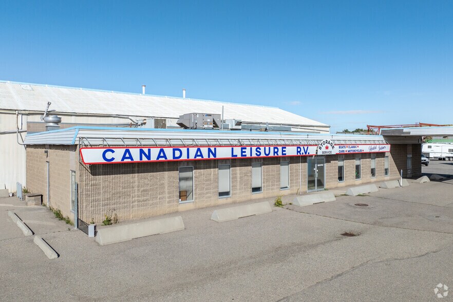 9016 40th St SE, Calgary, AB à louer - Photo du bâtiment - Image 1 de 2