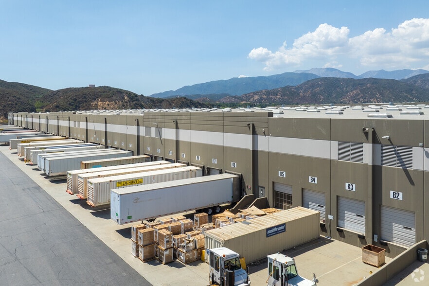 7010 N Cajon Blvd, San Bernardino, CA for lease - Building Photo - Image 2 of 8
