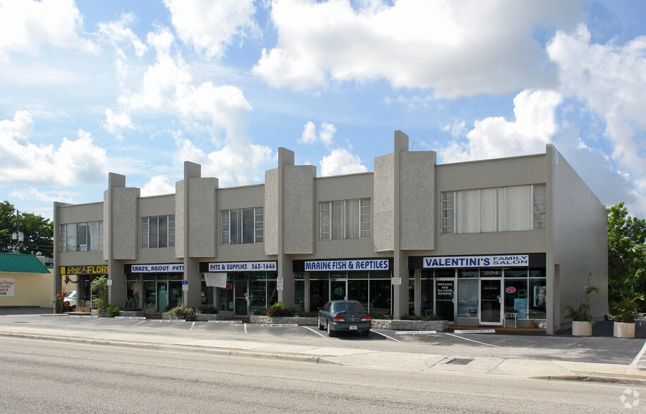 2050-2058 E Oakland Park Blvd, Fort Lauderdale, FL for lease - Building Photo - Image 2 of 3