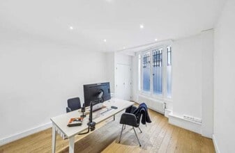 Office in Paris for sale Interior Photo- Image 1 of 1