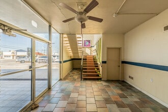 910 Manor Dr, San Antonio, TX for lease Building Photo- Image 1 of 5