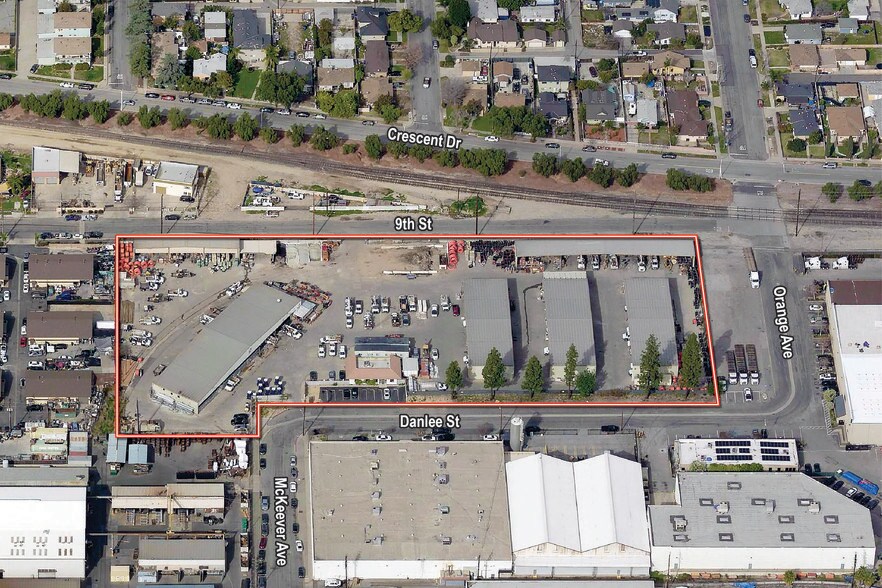 555 W Danlee St, Azusa, CA à louer - Photo du bâtiment - Image 1 de 8