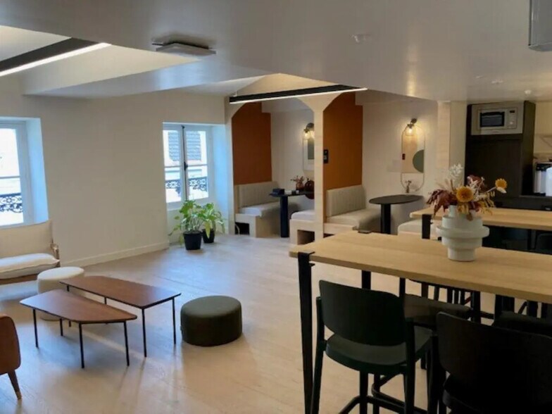 37 Rue Marie-Éléonore De Bellefond, Paris à louer - Photo du bâtiment - Image 2 de 6