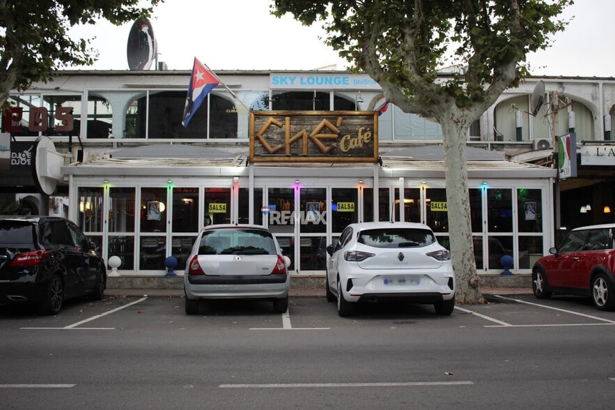 Retail in Castelló d'Empúries, Gerona for lease - Building Photo - Image 1 of 4