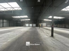 21 Rue Eugène Hénaff, Vénissieux for lease Interior Photo- Image 1 of 3