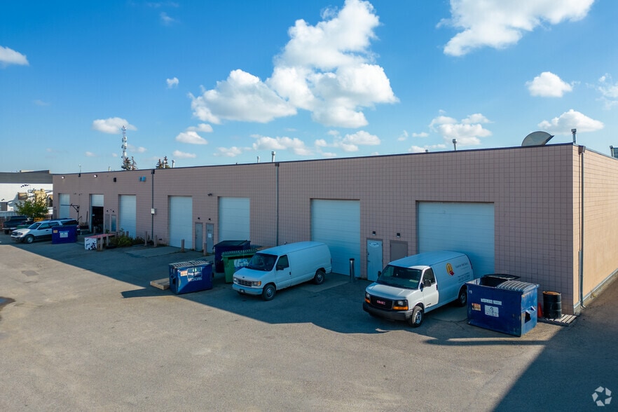 3851 21st St NE, Calgary, AB for lease - Building Photo - Image 3 of 5