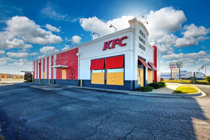 2310 Lincoln Ave, Charleston, IL for lease - Building Photo - Image 2 of 16