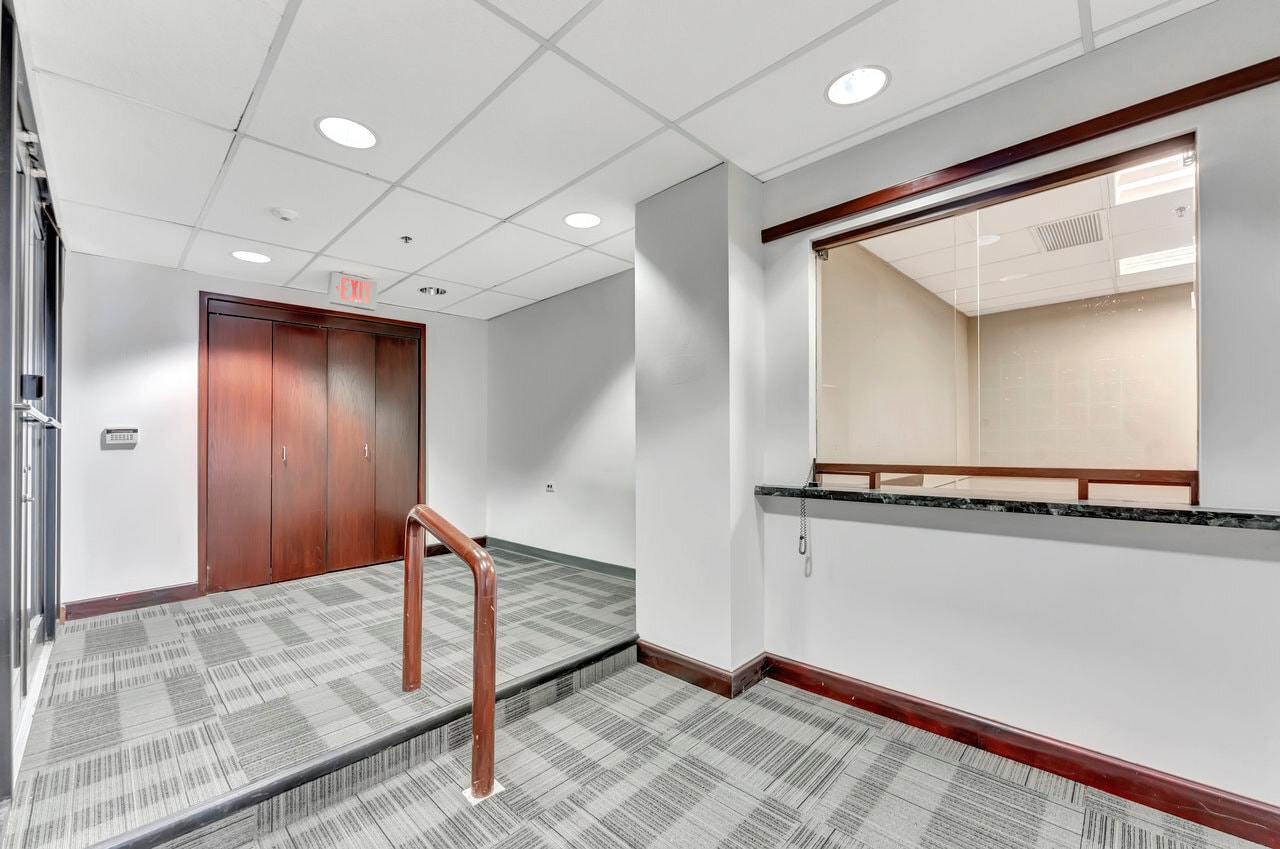 2200 Fletcher Ave, Fort Lee, NJ for lease Interior Photo- Image 1 of 11