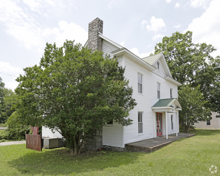 112 E Church St, New London, NC à vendre - Photo principale - Image 1 de 1