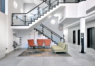 Brighton Rd, Crawley for sale Interior Photo- Image 1 of 5