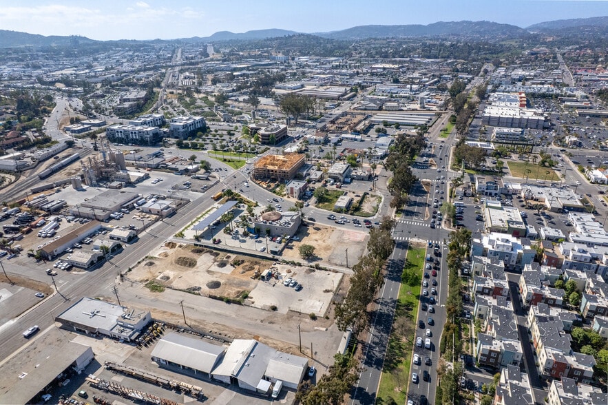 509 W 2nd Ave, Escondido, CA à vendre - Aérien - Image 2 de 3