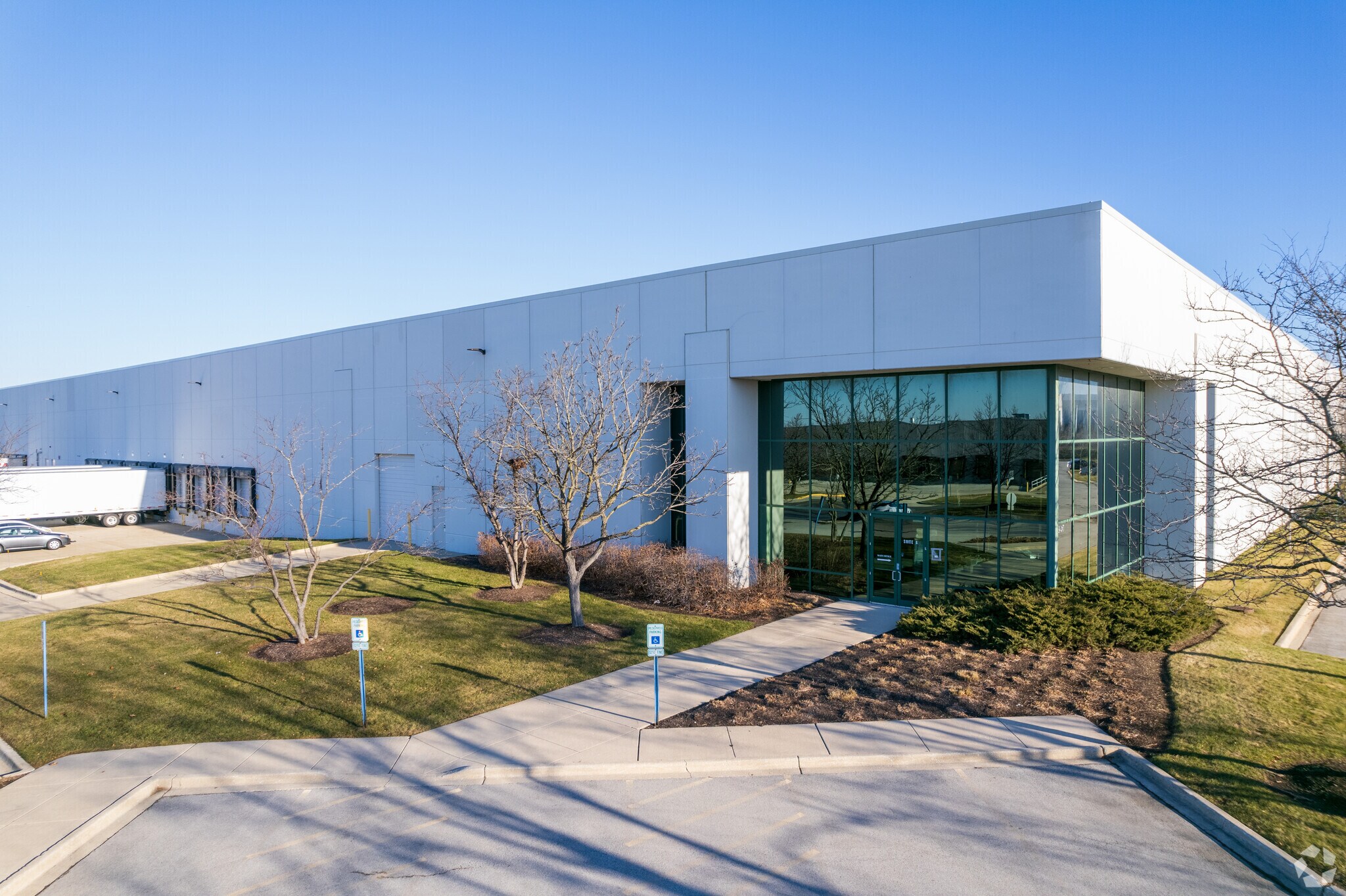 340 W Crossroads Pky, Bolingbrook, IL à louer Photo principale- Image 1 de 10