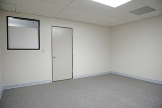 639 S Glenwood Pl, Burbank, CA for lease Interior Photo- Image 2 of 4
