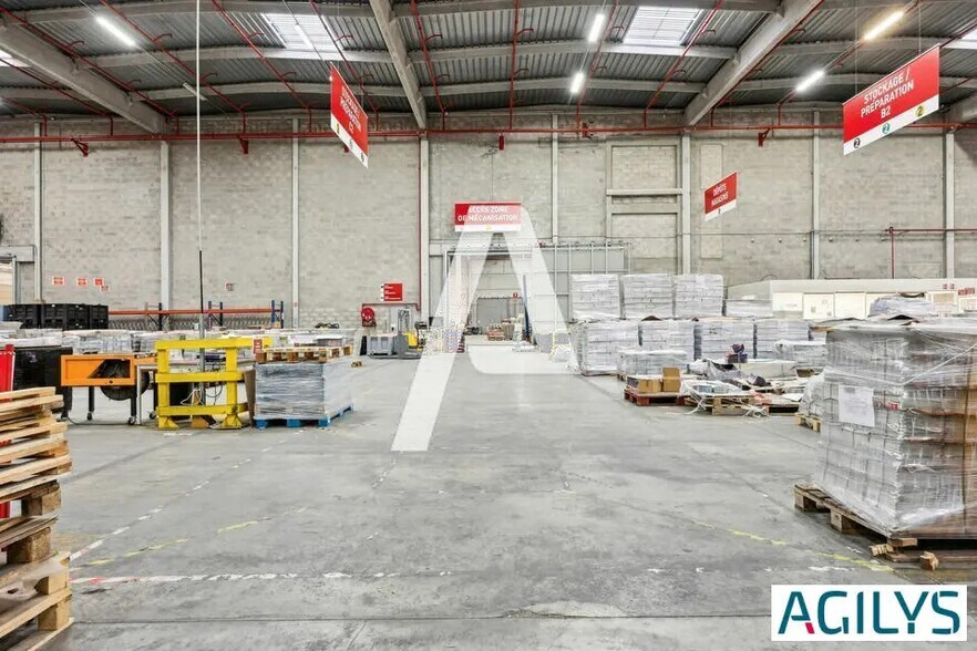 Industrial in Roissy-en-Brie for lease - Building Photo - Image 2 of 6