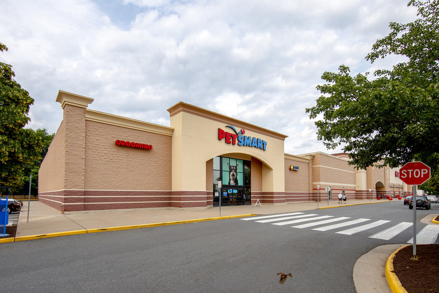 6100-6138 Arlington Blvd, Falls Church, VA for lease - Building Photo - Image 2 of 13