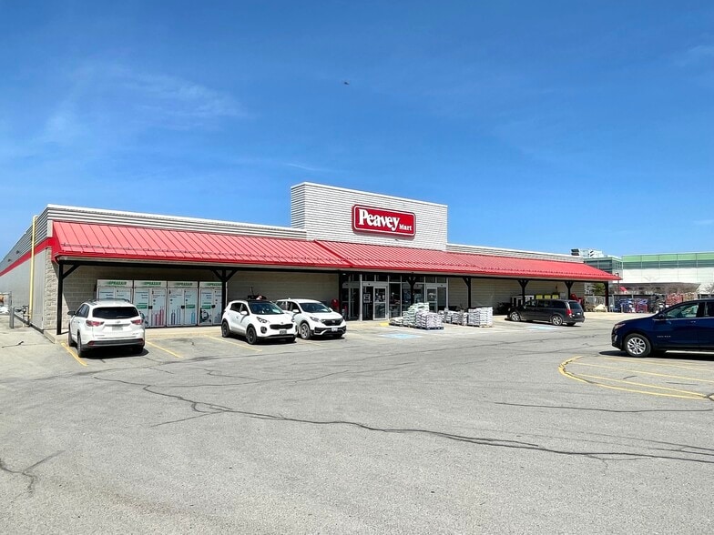 321 Main St E, Grimsby, ON for lease - Building Photo - Image 1 of 9