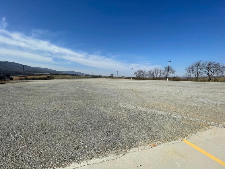 1836 E Lee Hwy, Wytheville, VA for sale - Building Photo - Image 3 of 6
