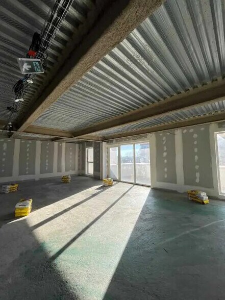 19-25 Rue De La Gare, Cachan à louer - Photo du bâtiment - Image 3 de 21