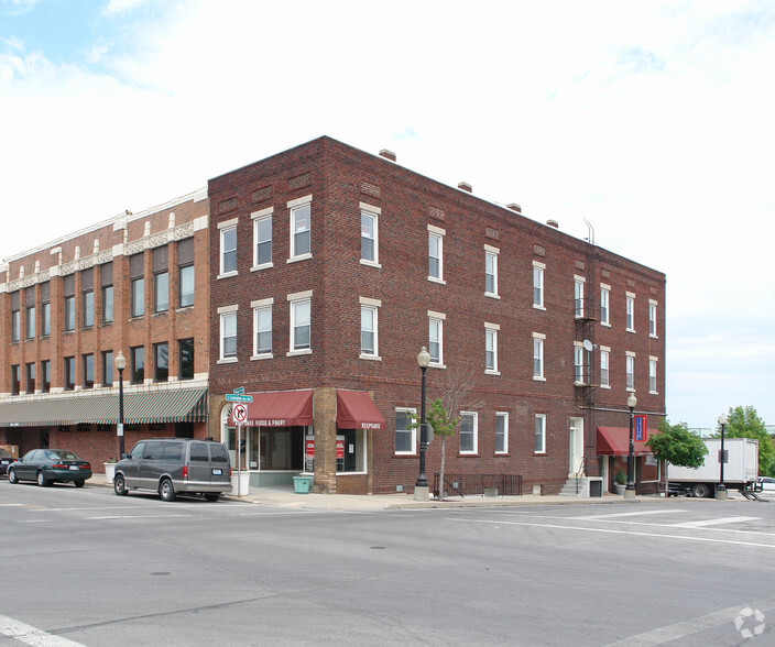 101 N Main St, Independence, MO à vendre - Photo principale - Image 1 de 1