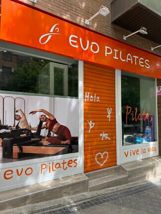 Plus de détails pour Multi-résidentiel à vendre