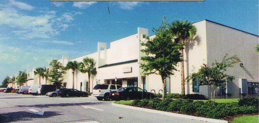 8440 Tradeport Dr, Orlando, FL à louer - Photo du bâtiment - Image 2 de 12