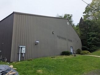 Plus de détails pour 424 Country Club Rd, Johnstown, PA - Sports et divertissement à vendre