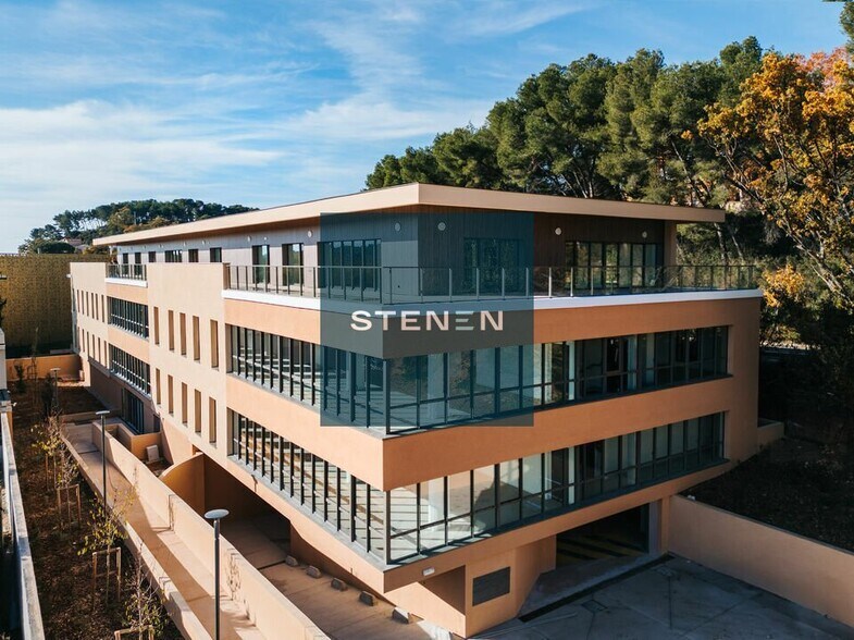 Bureau dans Aix-en-Provence à louer - Photo du bâtiment - Image 2 de 16