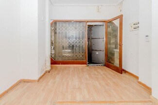 Plus de détails pour Multi-résidentiel à vendre