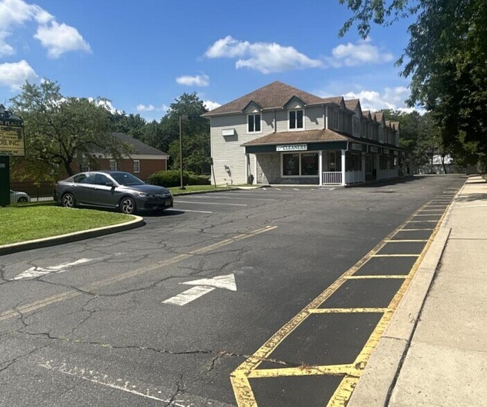 353 Georges Rd, Dayton, NJ à vendre - Photo du bâtiment - Image 2 de 5