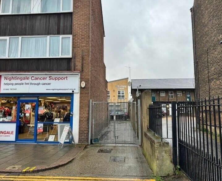 Killarney Court portefeuille de 2 propriétés à vendre sur LoopNet.ca - Photo du bâtiment - Image 2 de 4