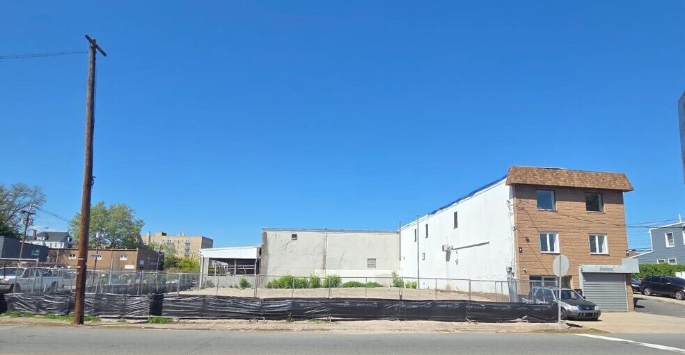 Rutgers St Portfolio portefeuille de 1 propriétés à vendre sur LoopNet.ca - Photo du bâtiment - Image 2 de 22