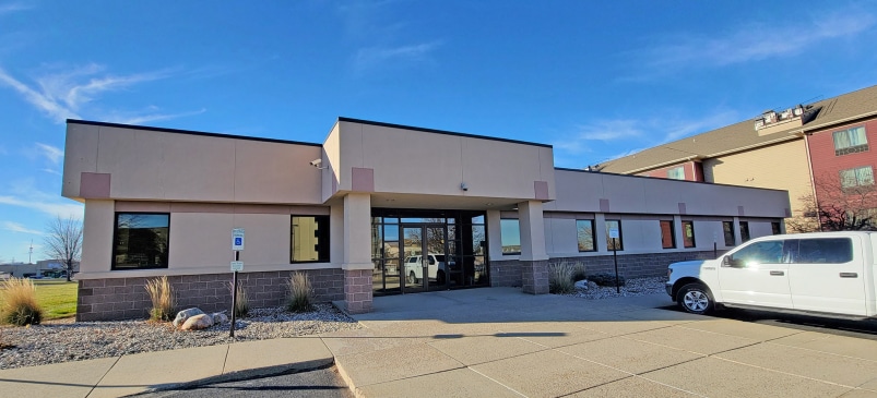 5929 S Mogen Ave, Sioux Falls, SD for lease Primary Photo- Image 1 of 21