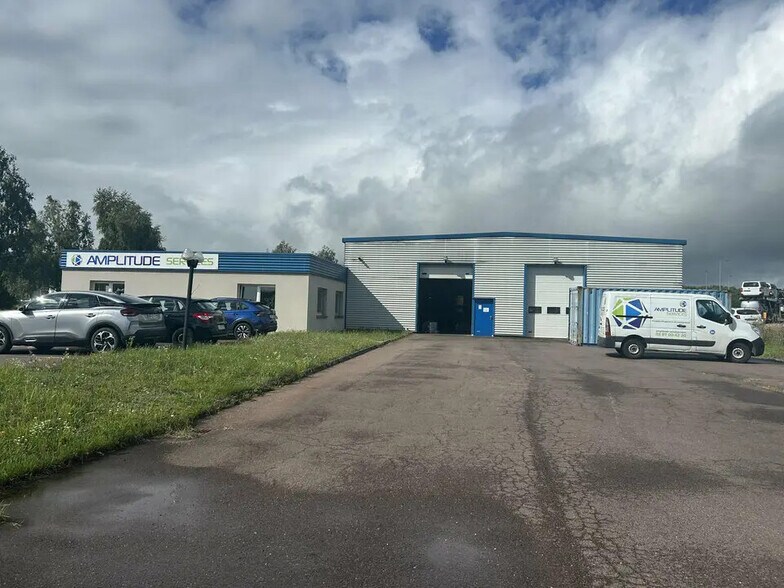 Local d'activités dans Saint-Avold à vendre - Photo du bâtiment - Image 2 de 14