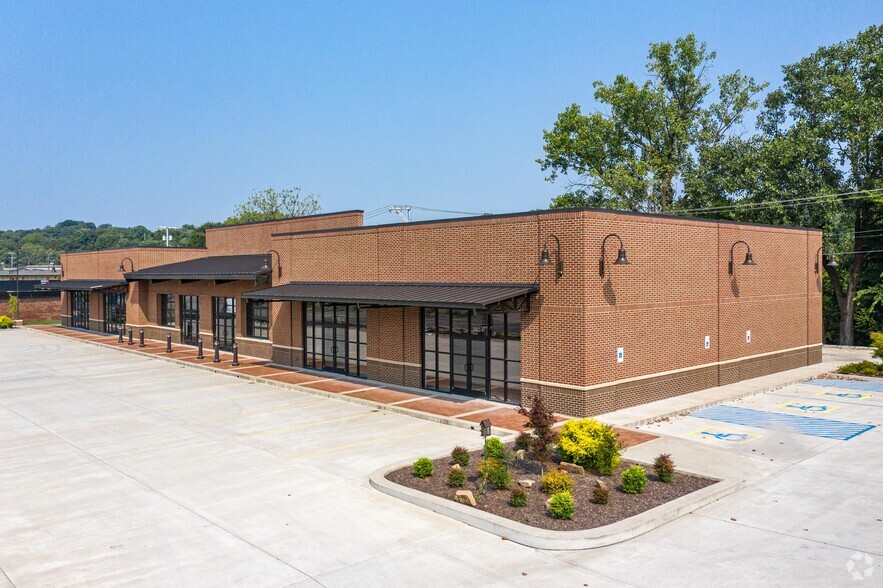 882 Kraft St, Clarksville, TN for lease - Primary Photo - Image 1 of 5