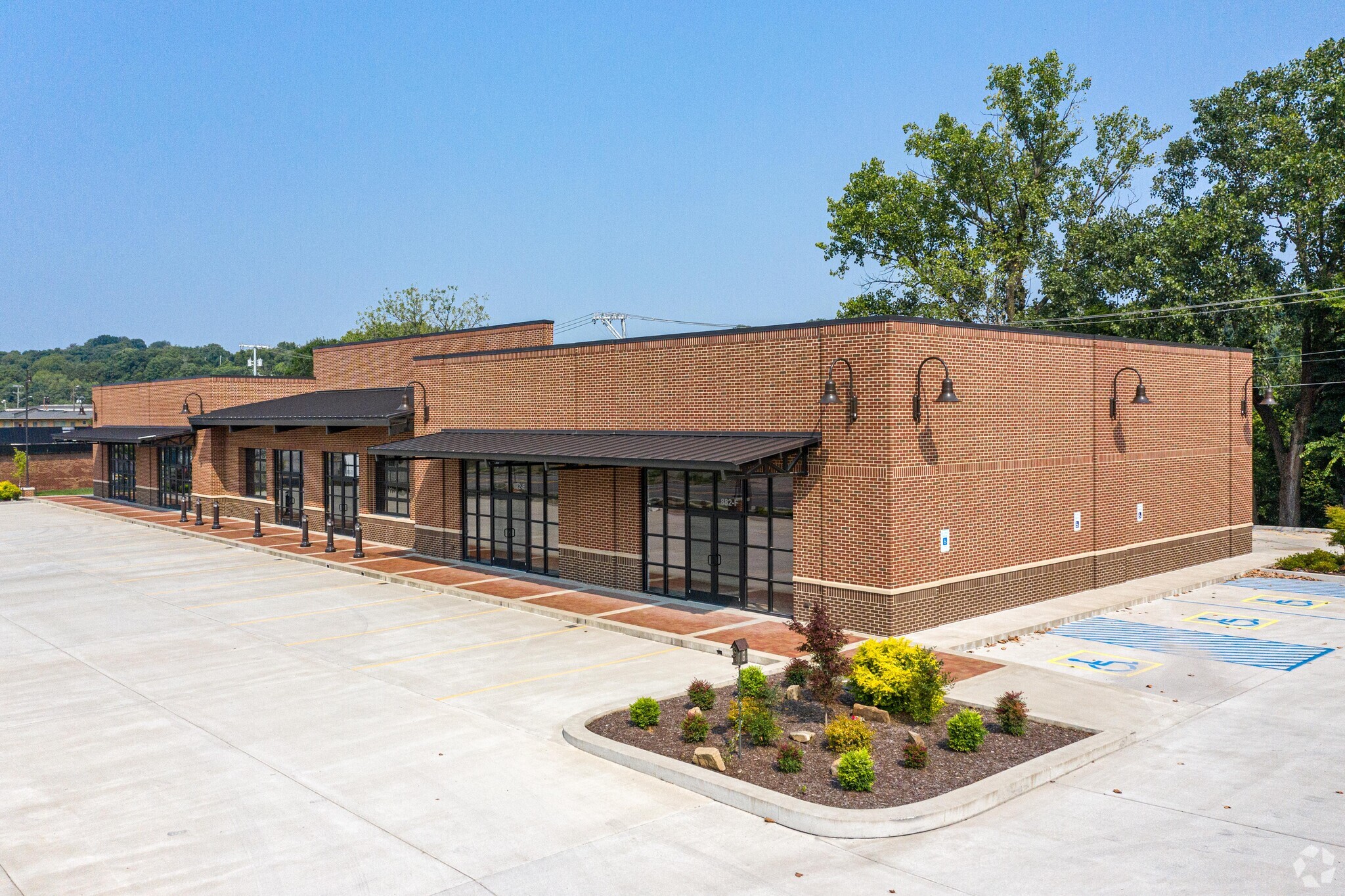 882 Kraft St, Clarksville, TN for lease Primary Photo- Image 1 of 6