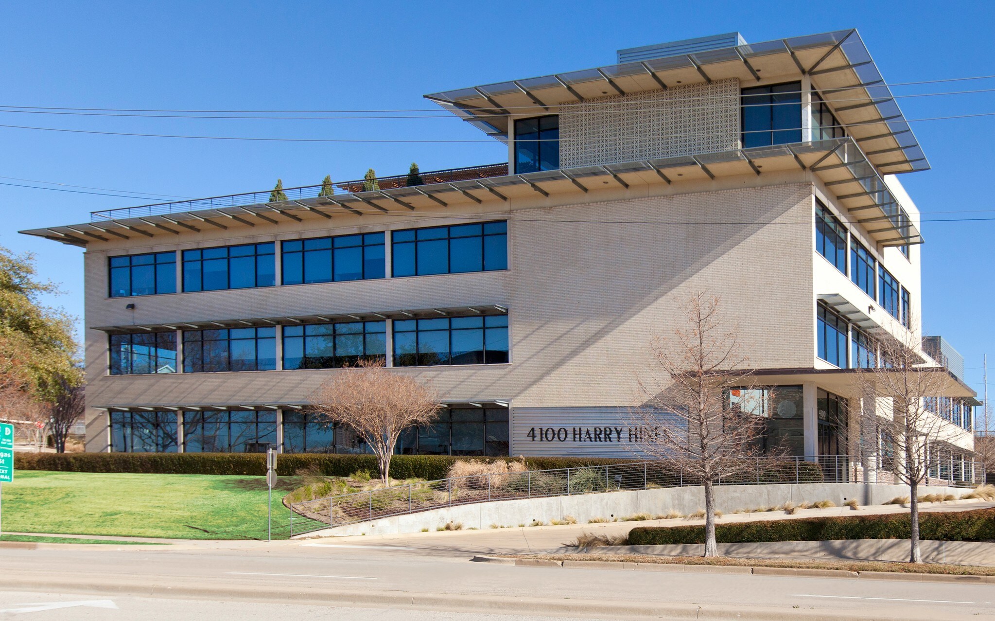 4100 Harry Hines Blvd, Dallas, TX for lease Primary Photo- Image 1 of 12